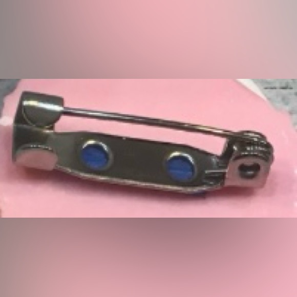 Bear Pin - Picture 2 of 2